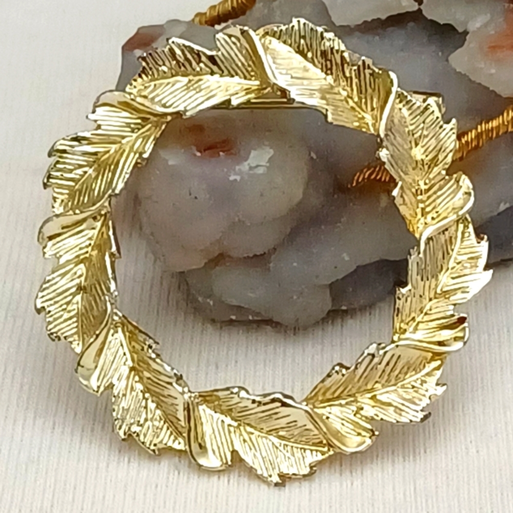 Gerry's Gold Tone Leaf Brooch
